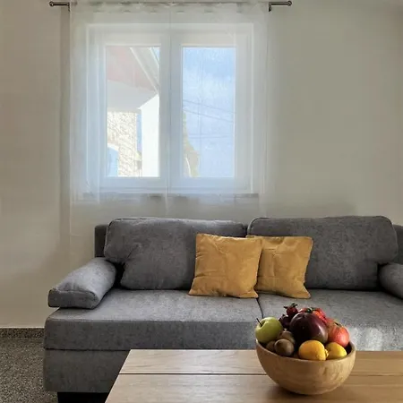 Apartment Lorun 47 Tar-Vabriga Exterior photo